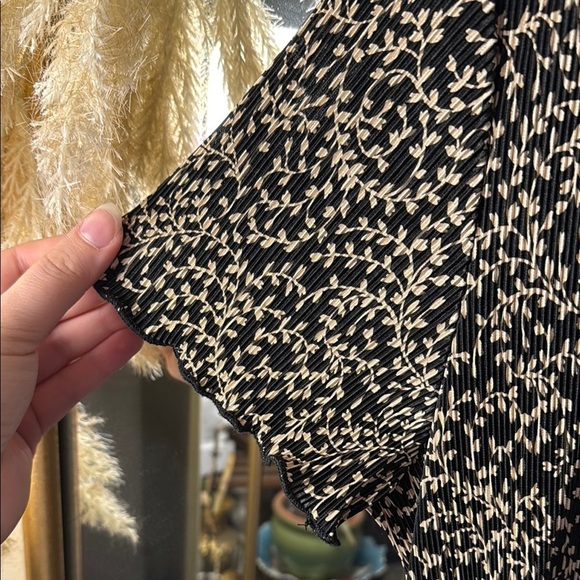 Connected Apparel Floral Black and Tan Vintage Style Dress - Picture 6 of 10